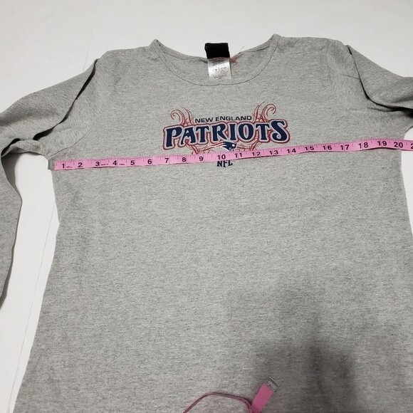 New England Patriots T-shirt Cotton Polyester Womens Large NFL Gray Long-sleeve - Picture 6 of 8
